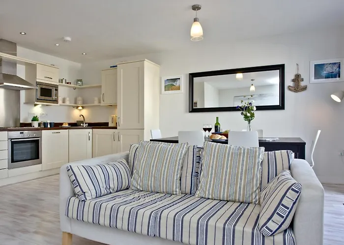 Apartment 7, Ocean 1